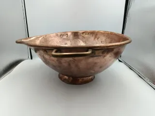 ANTIGUA VASIJA DE COBRE CON ASAS, S. XIX