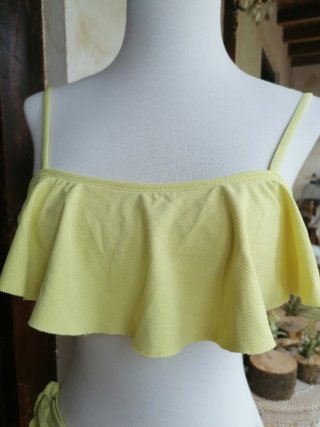 Bikini chic volantes amarillo 13/14 años