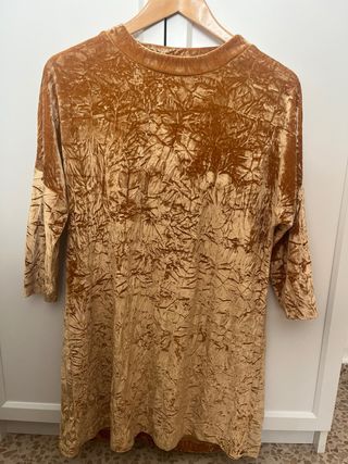 Vestido Terciopelo Dorado con mangas al codo