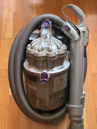 Aspirador Dyson DC 8 con cable