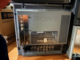 Monitores Sony Trinitron Color Video Monitor 14 “