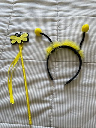 Disfraz Abeja Niña, un poco de desgaste en las ala