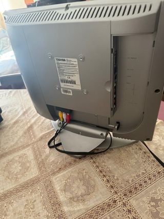 Televisor Toshiba Plata y Negro
