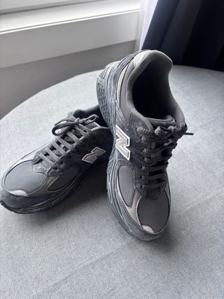 Zapatillas New Balance 2002R Gris