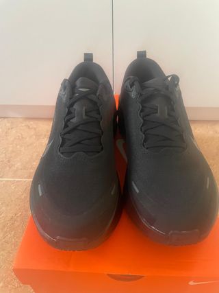 Zapatillas Nike Zoom Vomero Plus Negras/Grises