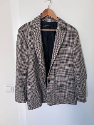 Blazer Zara oversize y Falda Punto Mango