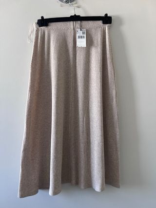 Blazer Zara oversize y Falda Punto Mango
