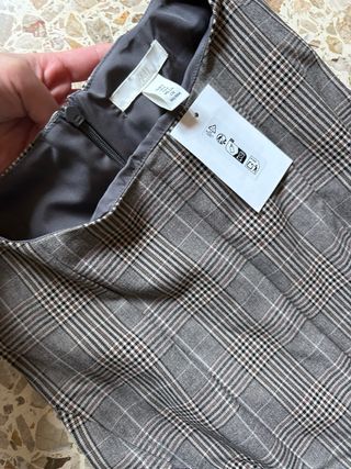 Vestito a quadri grigio e marrone