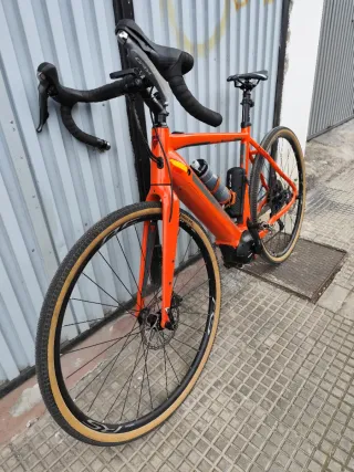 Bicicleta Gravel Eléctrica Naranja