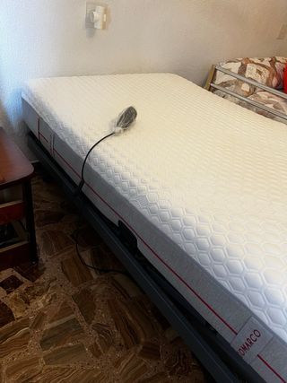 Cama Articulada + Colchón Prácticamente nuevo.