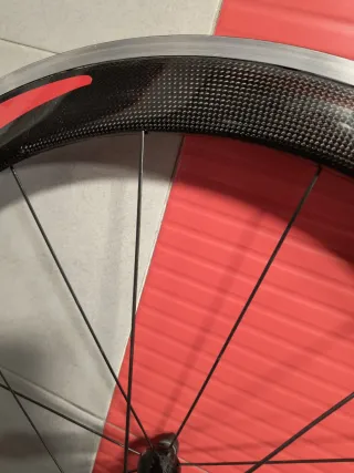 Ruote da strada con profilo in carbonio 52 mm.