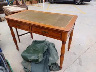 Escritorio Clásico Madera y Cuero