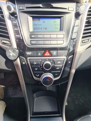Hyundai i30 1.4 MPI 100cv."ESSENCE" 5 puertas