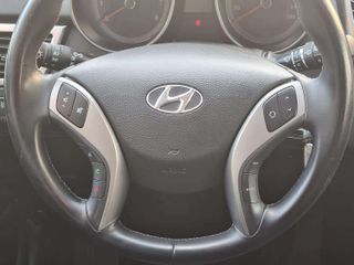 Hyundai i30 1.4 MPI 100cv."ESSENCE" 5 puertas