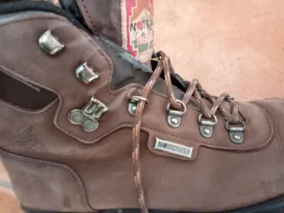 Botas de montaña talla 42