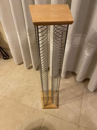 Mueble para almacenar discos de metal y madera