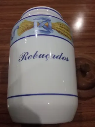 Pote de Cerâmica com Tampa de Madeira