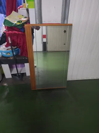 Espejo de madera y cristal