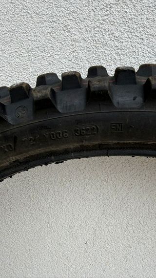 Pneu Metzeler 90/90-21