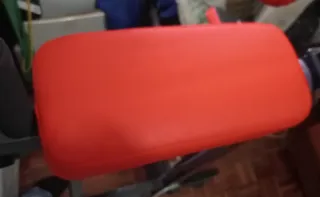 Banco de musculación + barra de dominadas
