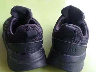 Zapatillas Adidas niño/niña T23 Negras