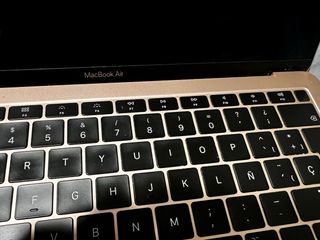 MacBook Air 13 Apple Oro e Nero