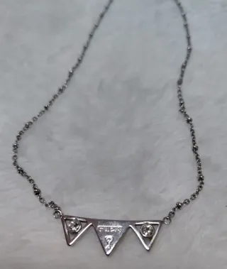 Collar Guess Plata Triángulos