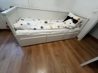 Diván IKEA con 3 cajones y 2 colchones cama nido