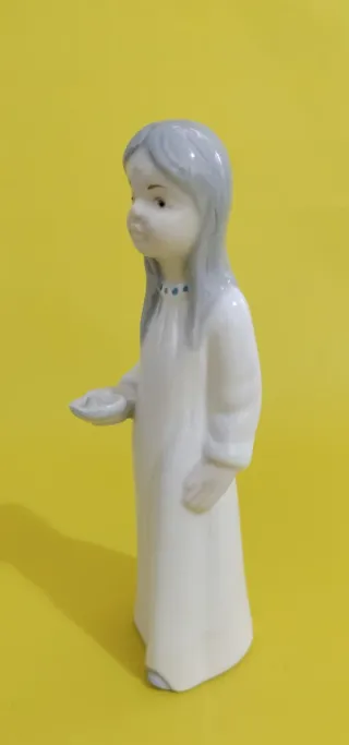 Muñeca de porcelana SANBO