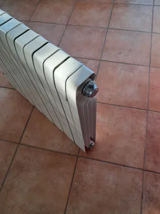 Radiador de agua metálico