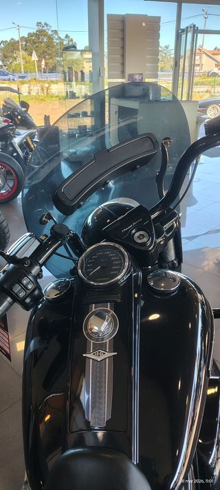 Harley Davidson Road King Negra