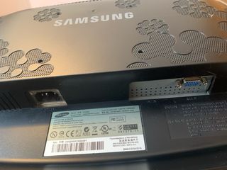 Monitor Samsung Syncmaster 2253LW + adaptador hdmi