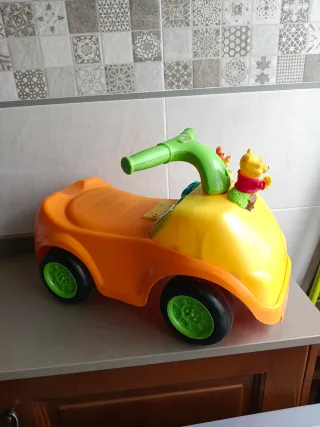 Correpasillos infantil naranja y amarillo