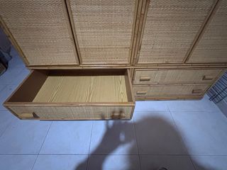 Armario mimbre 4 puertas , 4 cajones + altillo