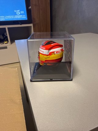 Casco Carlos Sainz 2022