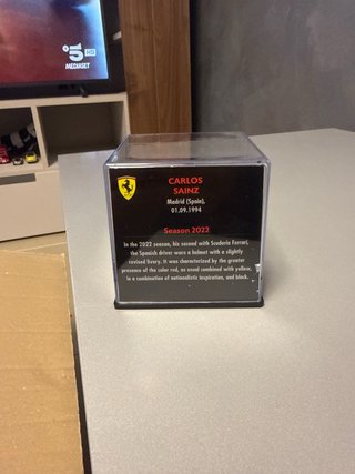 Casco Carlos Sainz 2022