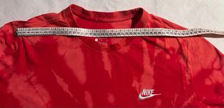 T-shirt nike unisex rossa a macchie retro taglia L