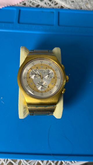 Reloj Swatch Cronógrafo Dorado y Plateado