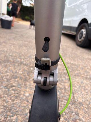 Patinete Eléctrico Gris y Negro