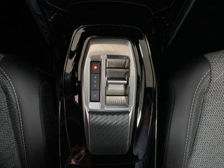 Peugeot 2008 Allure Hybrid 1.2 145CV eDCS6 MHEV!!!