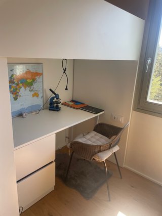 Litera IKEA con armario sin escritorio