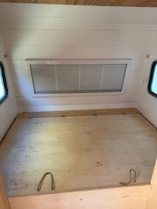 Caravana Knaus Comfort 350 en restauración