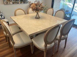 Sillas de comedor madera tapizada modelo Victoria