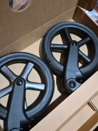 Bugaboo Fox5 Renew Negro/blanco niebla