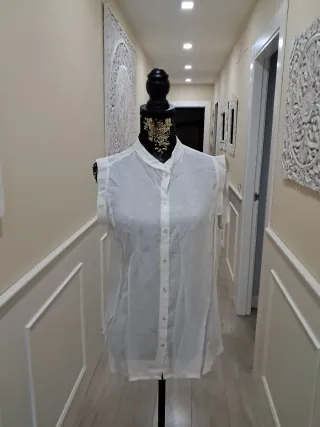 Camisa sin manga  talla única y de Mango  Talla Xl