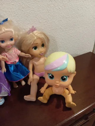 Lote de 5 muñecas, 3 de Disney