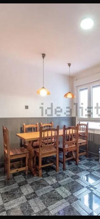 Mesa de comedor de madera con conjunto de 6 sillas