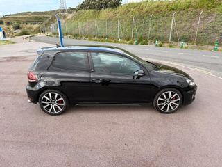 Volkswagen Golf GTI VI Adidas Edition