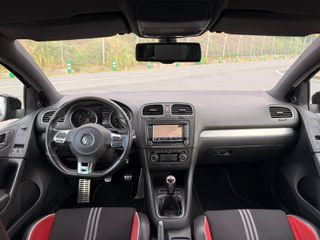Volkswagen Golf GTI VI Adidas Edition