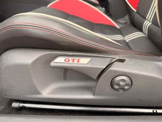 Volkswagen Golf GTI VI Adidas Edition